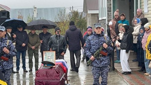 Бүген Саба тагын бер батыр улы белән хушлашты