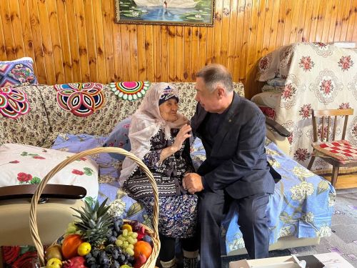 Йөз яшен түгәрәкләгән Рәхимә апа Шакирҗанова: «Аллаһы Тәгалә шуның кадәр гомер биргән икән – риза булып шөкер кылам»