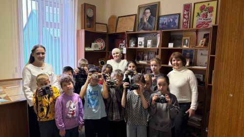 Редакциябезгә кунакка Саба,  Сатыш һәм Юлбат урта мәктәбе укучылары килде