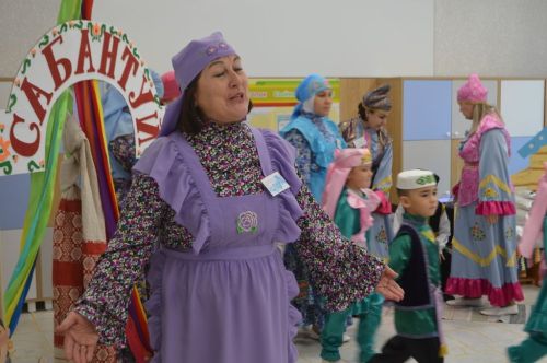 «Алга таба иң мөһиме – әти-әниләр белән эшләү, бу безнең бүген төп максатыбыз”