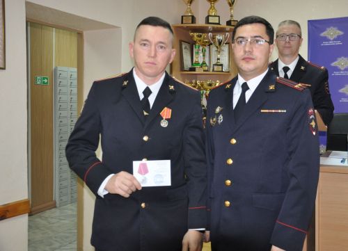 Полициядә район башлыгы бүлек хезмәткәрләрен  һөнәри бәйрәмнәре белән котлады