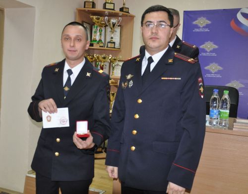Полициядә район башлыгы бүлек хезмәткәрләрен  һөнәри бәйрәмнәре белән котлады