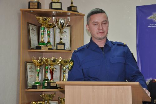 Полициядә район башлыгы бүлек хезмәткәрләрен  һөнәри бәйрәмнәре белән котлады
