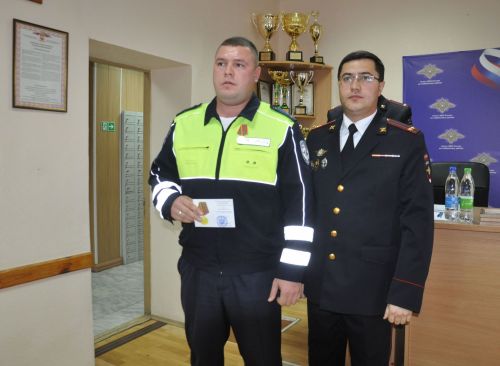Полициядә район башлыгы бүлек хезмәткәрләрен  һөнәри бәйрәмнәре белән котлады