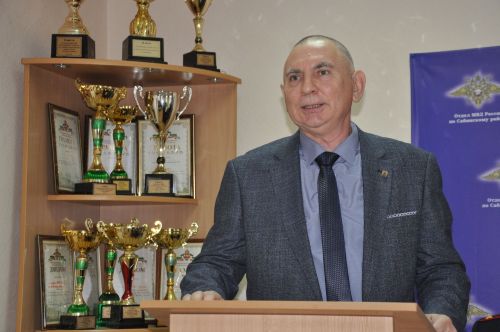 Полициядә район башлыгы бүлек хезмәткәрләрен  һөнәри бәйрәмнәре белән котлады