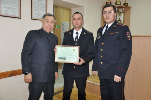 Полициядә район башлыгы бүлек хезмәткәрләрен  һөнәри бәйрәмнәре белән котлады