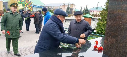 Бүген Сабада Бөек Ватан сугышында һәлак булганнар һәм хәбәрсез югалганнар истәлегенә һәйкәл ачылды