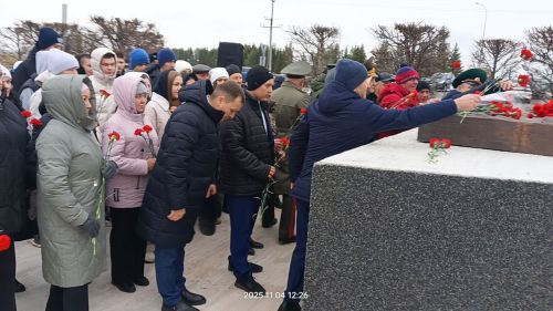 Бүген Сабада Бөек Ватан сугышында һәлак булганнар һәм хәбәрсез югалганнар истәлегенә һәйкәл ачылды