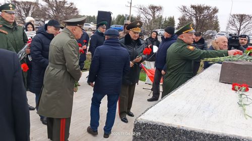 Бүген Сабада Бөек Ватан сугышында һәлак булганнар һәм хәбәрсез югалганнар истәлегенә һәйкәл ачылды