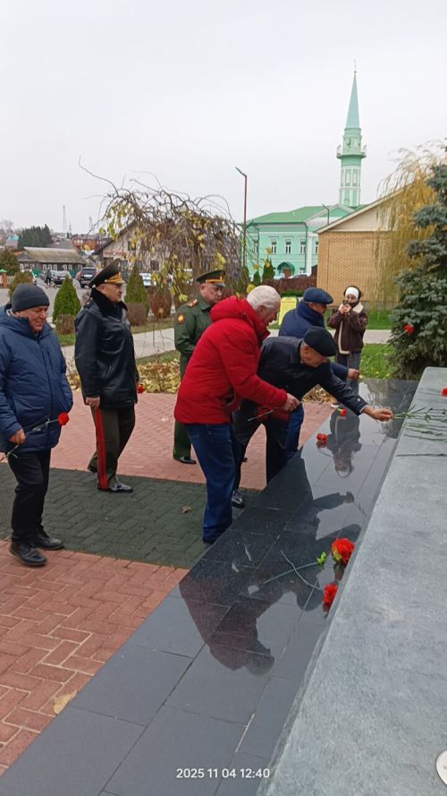 Бүген Сабада Бөек Ватан сугышында һәлак булганнар һәм хәбәрсез югалганнар истәлегенә һәйкәл ачылды