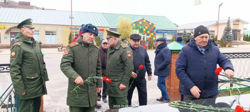 Бүген Сабада Бөек Ватан сугышында һәлак булганнар һәм хәбәрсез югалганнар истәлегенә һәйкәл ачылды
