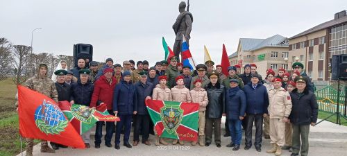 Бүген Сабада Бөек Ватан сугышында һәлак булганнар һәм хәбәрсез югалганнар истәлегенә һәйкәл ачылды