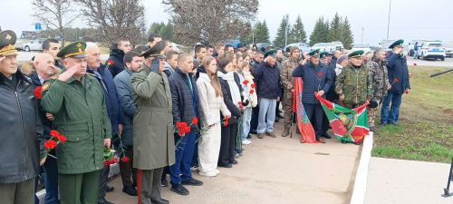 Бүген Сабада Бөек Ватан сугышында һәлак булганнар һәм хәбәрсез югалганнар истәлегенә һәйкәл ачылды