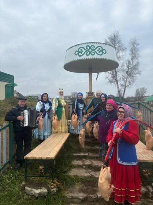 Иске Мичән авылында  Лилия һәм Альберт Хәйруллиннар хуҗалыгында  «Каз өмәсе - авыл бизәге» дип исемләнгән йола үтте