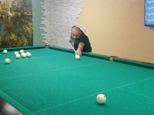 Сабада муниципаль хезмәткәрләр бильярд  уйнады