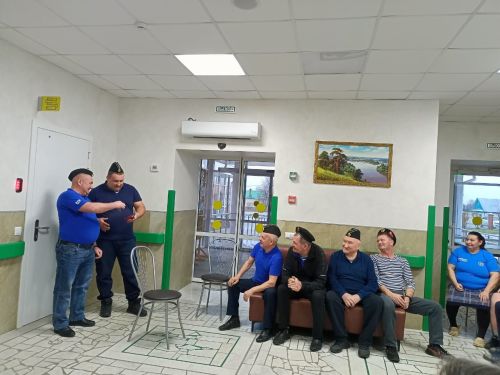 Сабаның хәрби-диңгез флоты ветераннары Лесхоз өлкәннәр һәм инвалидлар өчен интернат-йортында яшәүчеләр янында булдылар