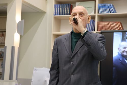 Монда фикер, монда  уй-гамь, монда бар да хан,  солтан