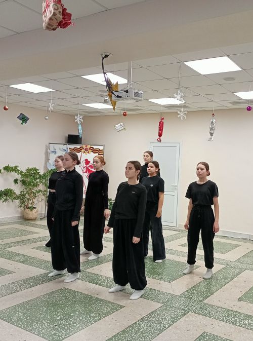 Лесхоз өлкәннәр һәм инвалидлар интернат-йортында мәктәп коллективы концерт куйды