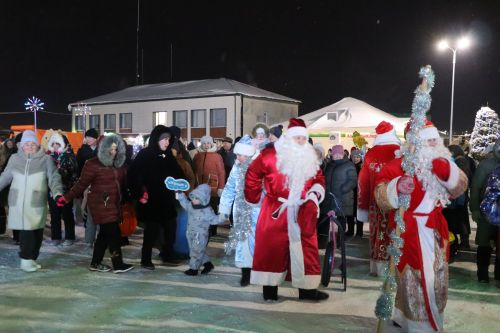 Сабада төп чыршы утларын кабызды