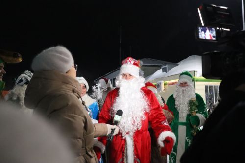 Сабада төп чыршы утларын кабызды