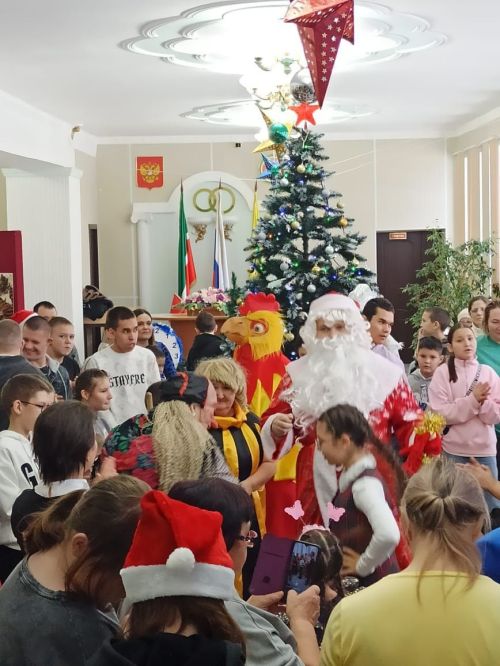 Шәмәрдән мәдәният йортында сәламәтлек мөмкинлекләре чикләнгән балалар өчен «Теләкләр чыршысы» дип исемләнгән Яңа ел бәйрәме узды
