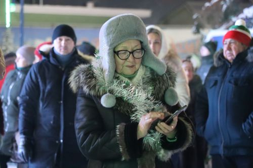Сабада төп чыршы утларын кабызды