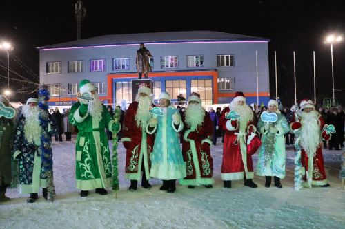 Сабада төп чыршы утларын кабызды