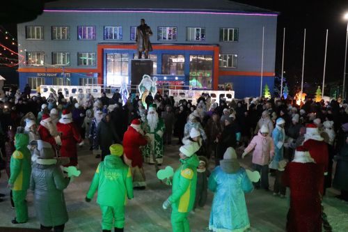 Сабада төп чыршы утларын кабызды