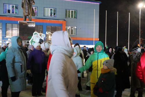 Сабада төп чыршы утларын кабызды