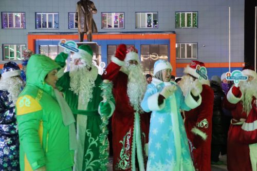 Сабада төп чыршы утларын кабызды