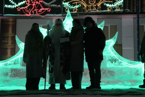 Сабада төп чыршы утларын кабызды