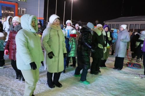 Сабада төп чыршы утларын кабызды