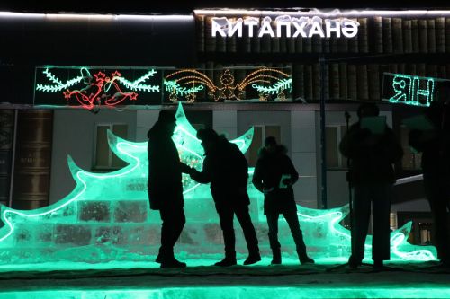 Сабада төп чыршы утларын кабызды