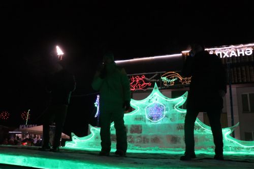 Сабада төп чыршы утларын кабызды