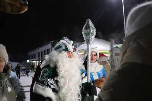 Сабада төп чыршы утларын кабызды