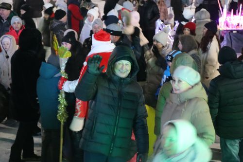 Сабада төп чыршы утларын кабызды
