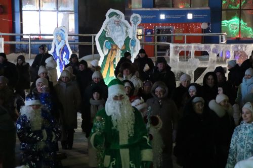 Сабада төп чыршы утларын кабызды