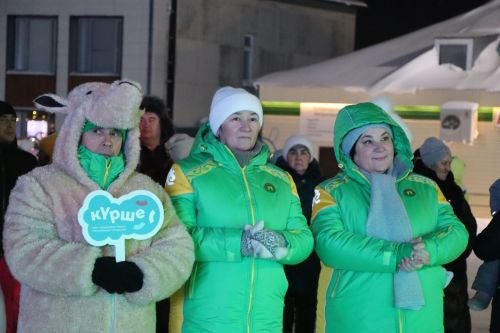 Сабада төп чыршы утларын кабызды