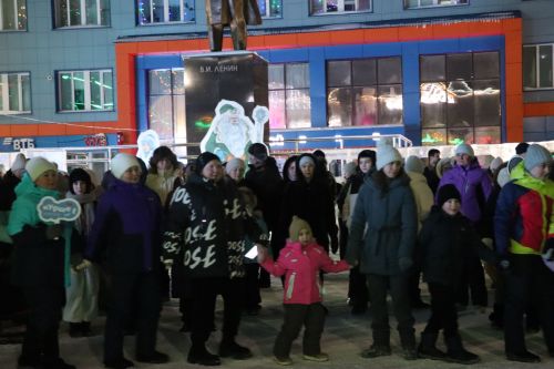 Сабада төп чыршы утларын кабызды