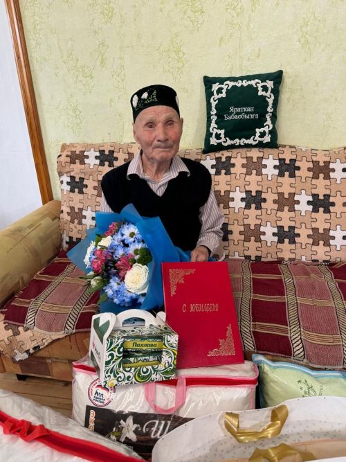 Сабада яшәүче Вафи ага Ибатуллинны 90 яшьлек юбилее белән котладылар