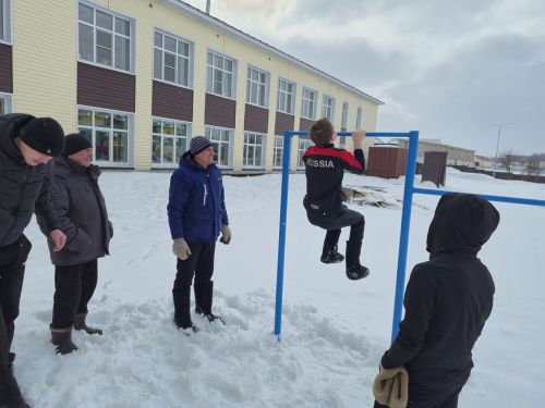 Сатышта титаннар көрәше узды