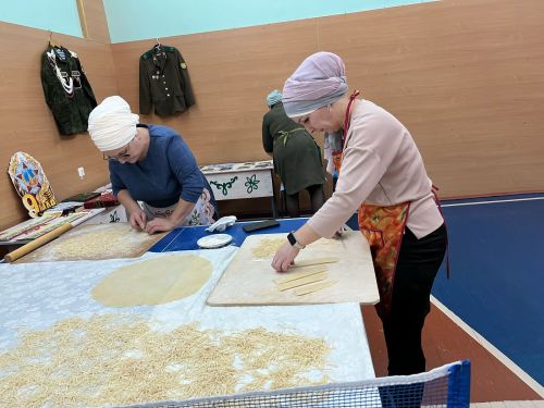 Мамалай авылы хатын-кызлары махсус хәрби операциядәге егетләребез өчен токмач кисте
