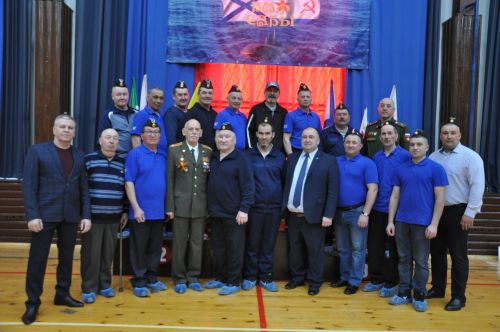 Күз  яшьле көрәш: кечкенәләр елый-елый бил  алышты