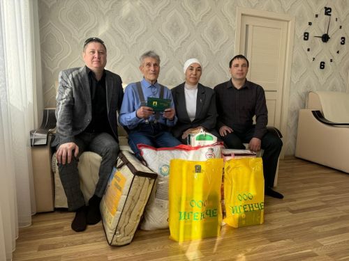 Югары Утар авылында яшәүче Альберт Ягафаровны 90 яше белән котладылар