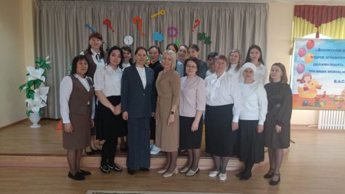 «Шөгыльләрдә һәм ирекле эшчәнлектә дидактик материаллар куллану аша мәктәпкәчә яшьтәге балаларда логик фикерләүне үстерү» темасына районкүләм семинар узды