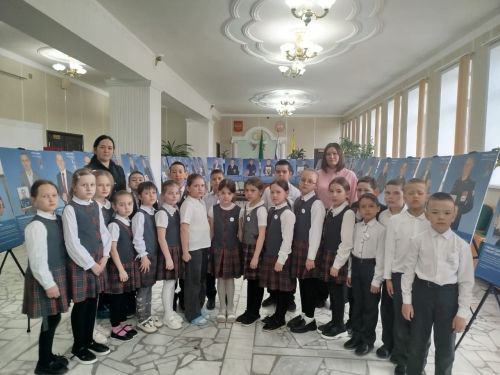 Шәмәрдән мәдәният йортында  «Герой әтисе» дигән фотокүргәзмә эшли