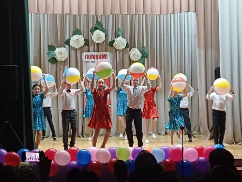 Ватанны саклаучылар елы һәм Бөек җиңүнең 80 еллыгы уңаеннан « Йөрәктән - йөрәккә » дип исемләнгән хәйрия концерты булып үтте.