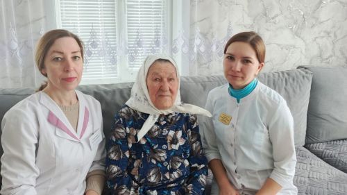ФАП фельдшерлары  ветеран-тыл хезмәтчәннәренә өйләренә барып медицина тикшерүе уздыралар