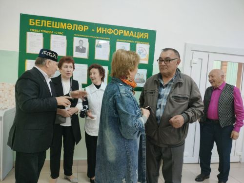 Шекше авылында Мадияр Хаҗиев һәм аның укучылары иҗат иткән картиналар галереясе ачылды
