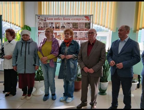 Шекше авылында Мадияр Хаҗиев һәм аның укучылары иҗат иткән картиналар галереясе ачылды